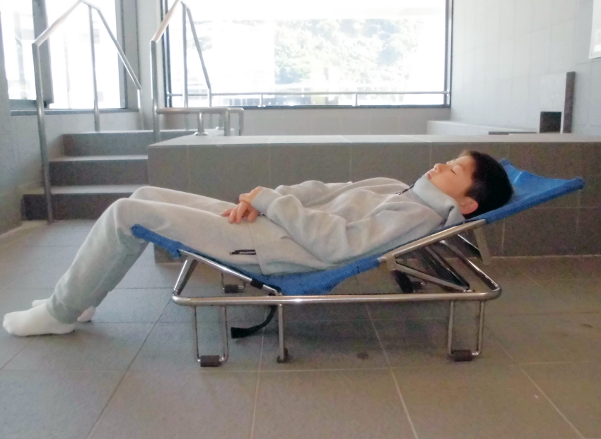 脚角度26 度、背角度18度