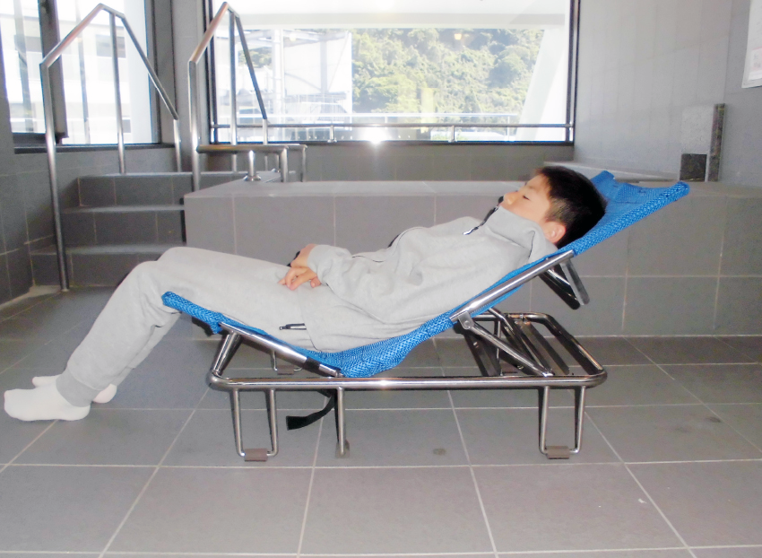 脚角度26度、背角度30度